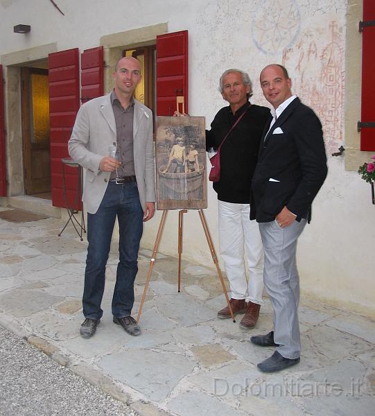 IMG_1711.JPG - Gianlucca Bisol e il fratello assieme a Dario Dall'Olio a Rolle presso il Duca del Dolle durante la presentazione dell'opera dedicata ai alla pigiatura del vino.