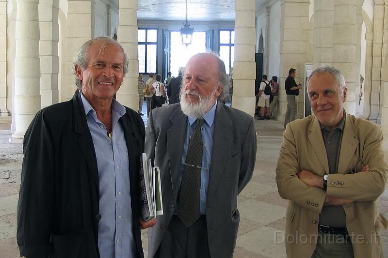 IMG_1977.JPG - Dario Dall'Olio  a Villa Pisani a Stra alla presentazione della mostra di  Mimmo Paladino in compagnia del professore Guglielmo Monti