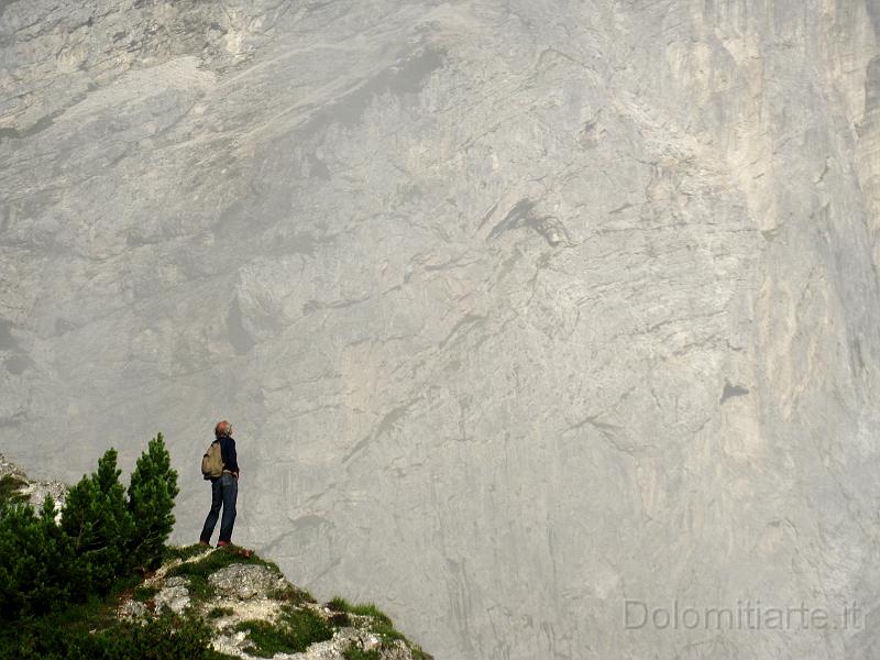 IMG_0938.jpg - Monte Pizzocco, forcella Intrigos , sguardo sull'immensa parete est